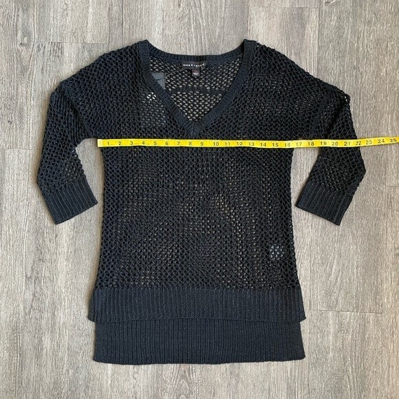 Rock & Republic Open Weave V Neck Hi Lo Skull Back Sweater XS Black - Picture 2 of 12